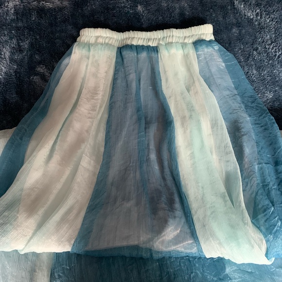 Elastic waist sheer polyester bicolored blue and light blue striped skirt lined - Picture 4 of 6